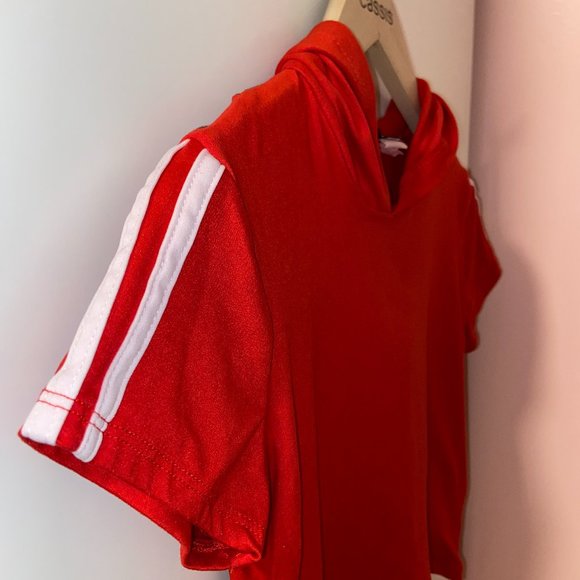 Sporty T-Shirt Hooded Crop || Red + White Stripes - Picture 4 of 9